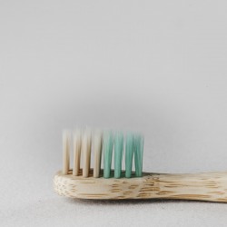 Escova de dentes de bambu infantil verde BANBU