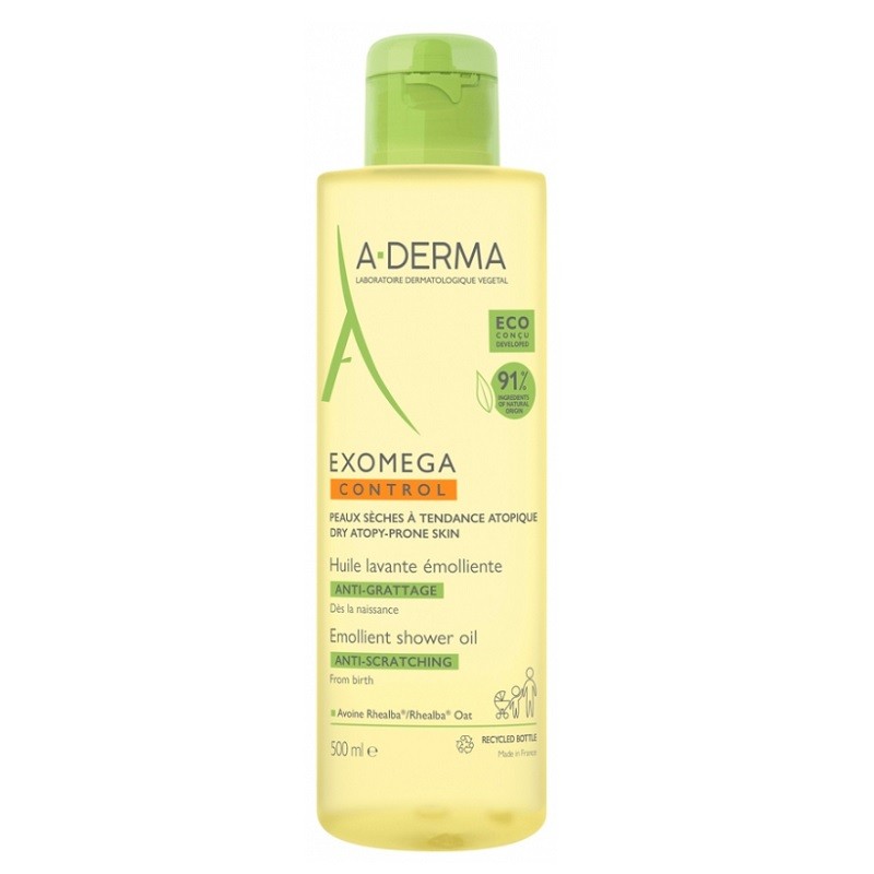 Um shampoo de espuma exomega A-Derma