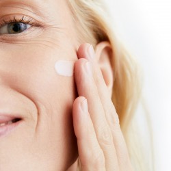 EUCERIN Hyaluron-Filler +Elasticity Nacht 50ml Textur