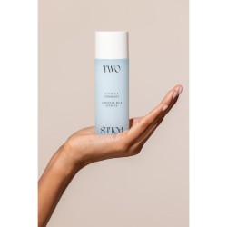Two Poles Luminous Milk Essence 80 ml