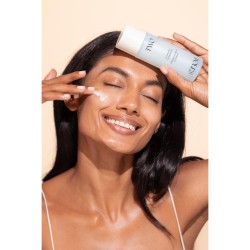 Two Poles Luminous Milk Essence 80 ml